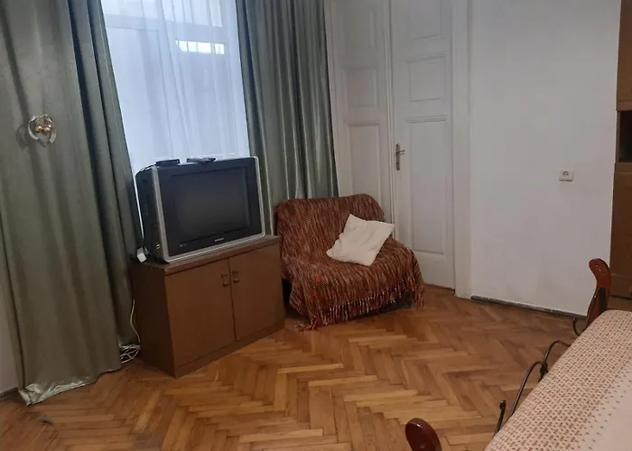 Kvartira Na B Khmelnytskoho