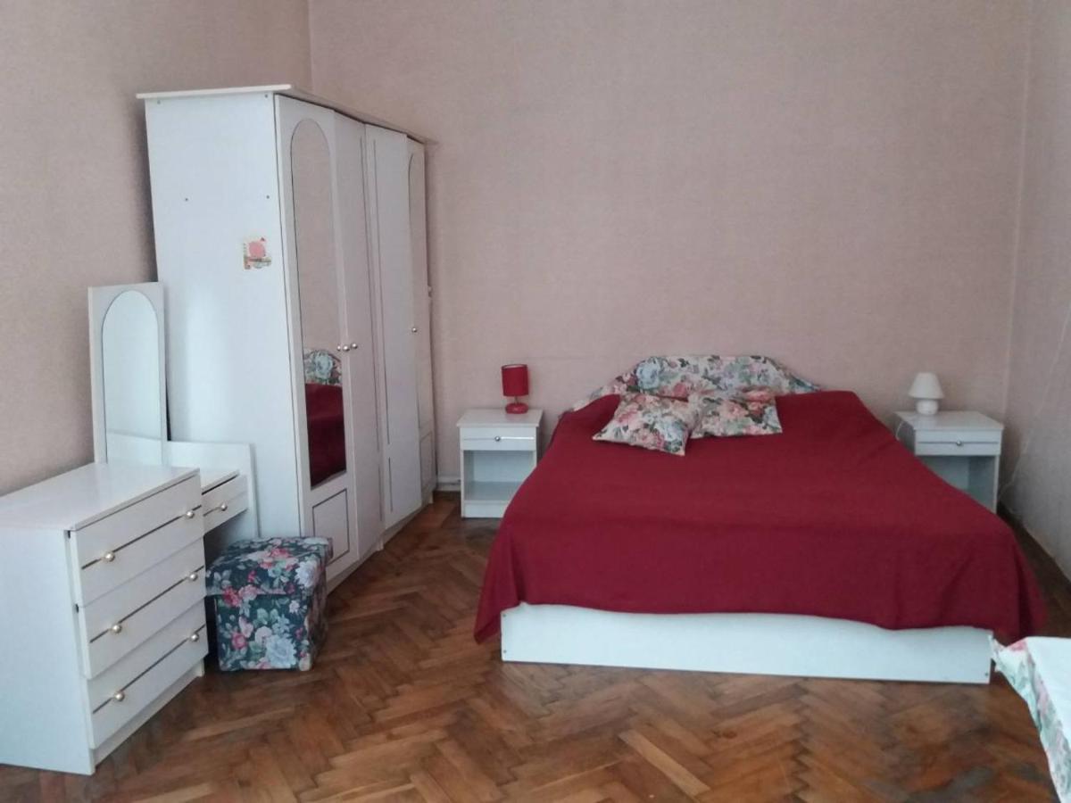 Apartment Kvartira Na B Khmelnytskoho